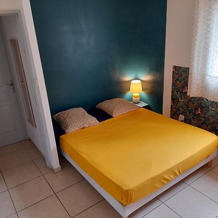 Appartement T3 Proche Aeroport Et Nordev Sainte-Clotilde エクステリア 写真