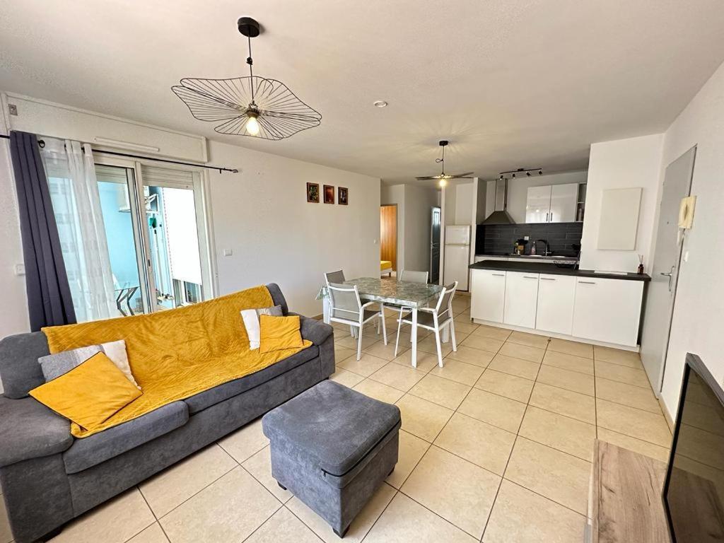 Appartement T3 Proche Aeroport Et Nordev Sainte-Clotilde エクステリア 写真